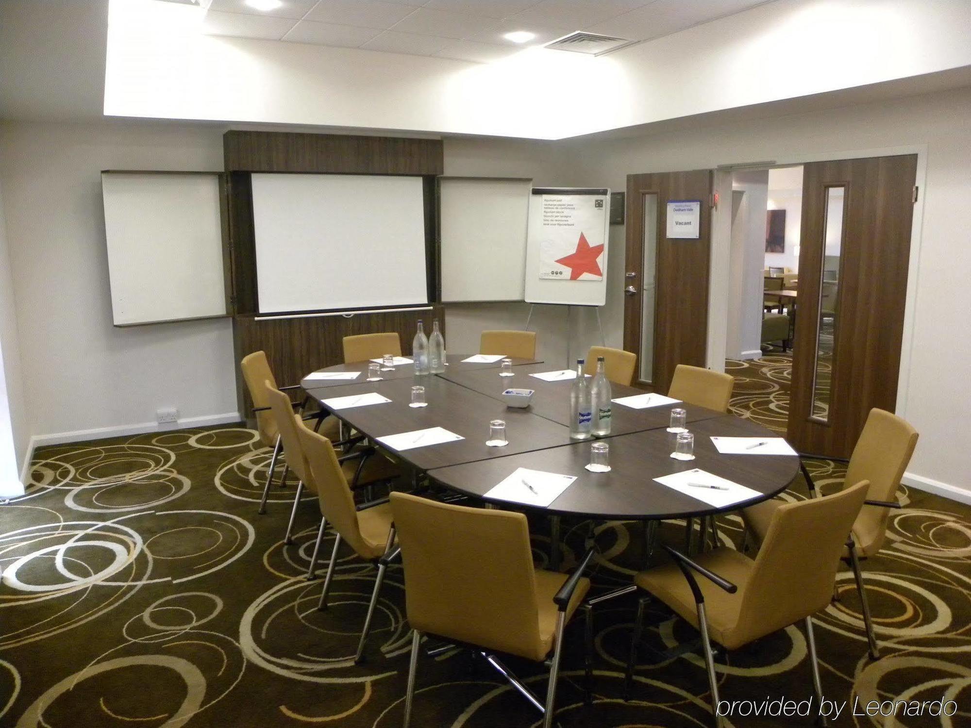 Holiday Inn Express Colchester By Ihg Exterior photo